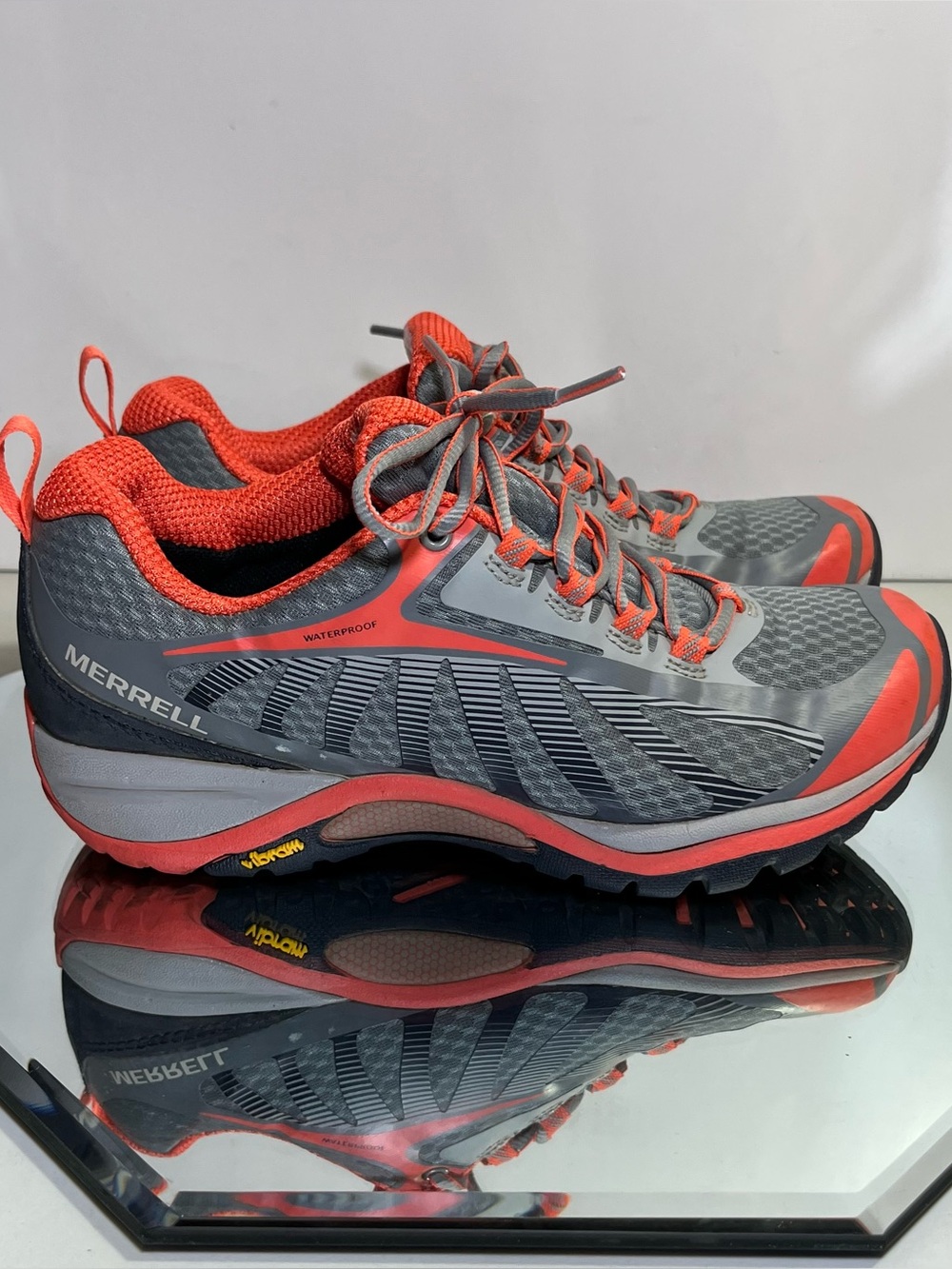 Women’s Merrell Siren Edge Athletic Hiking Shoes, US Size 5.5